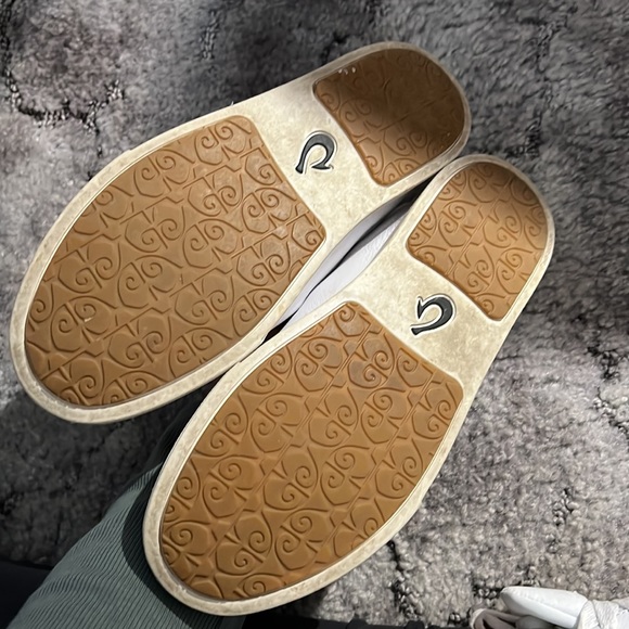 Olukai shoes - Picture 2 of 5